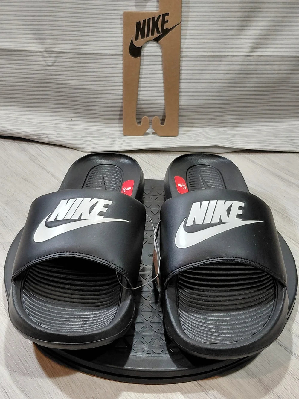NWT Nike Men’s Victory One Black White Slide Sandals SIZE M12